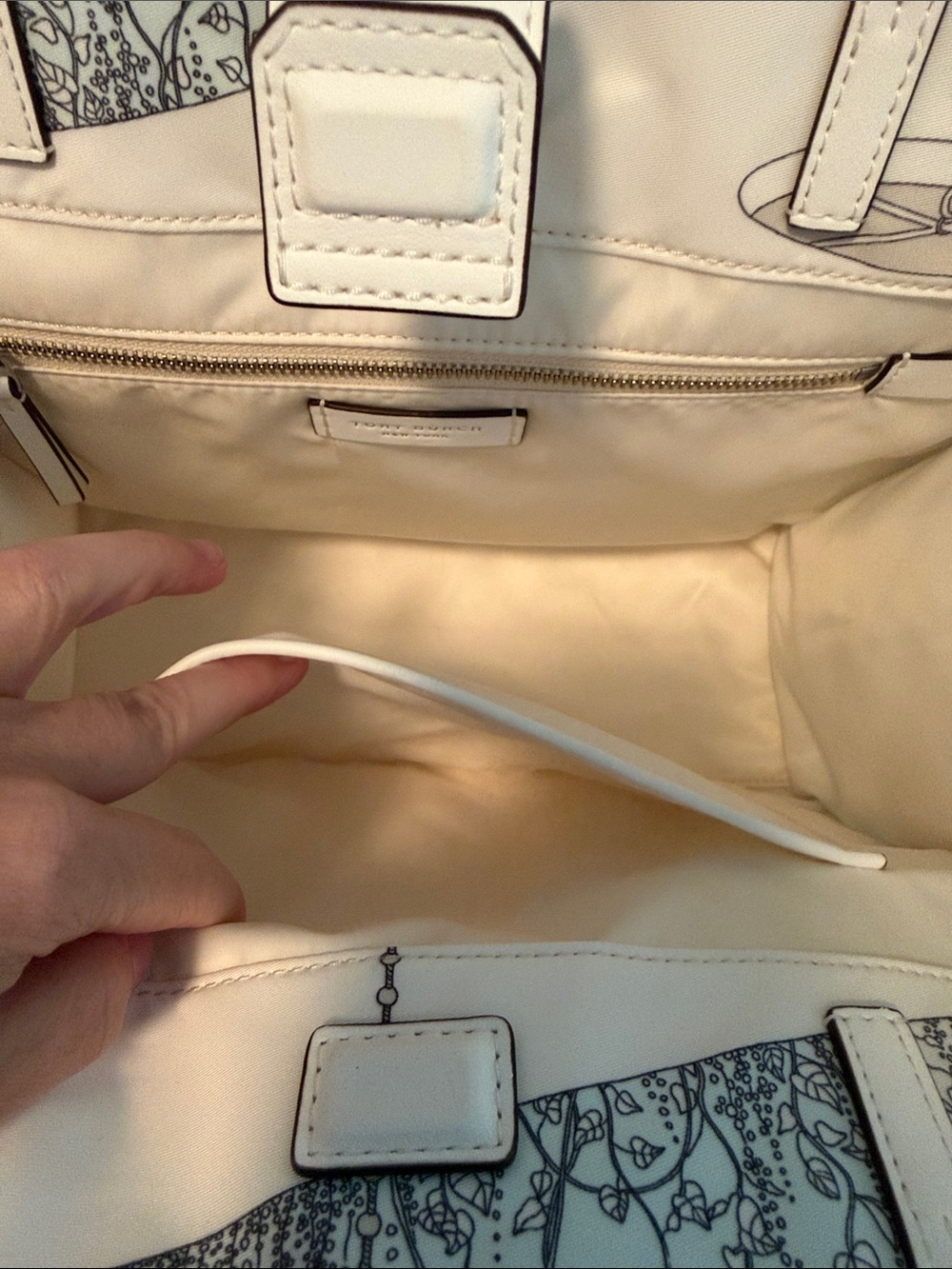 Tory Burch Pool Swan 🦢 Printed Ella Tote with Embossed Logo - Picture 10 of 13